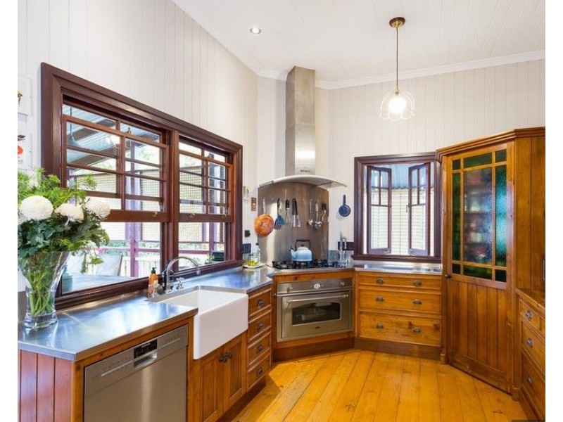 92 Graceville Avenue, Graceville QLD 4075