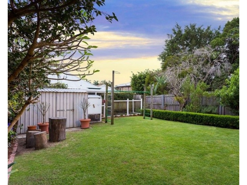 92 Graceville Avenue, Graceville QLD 4075