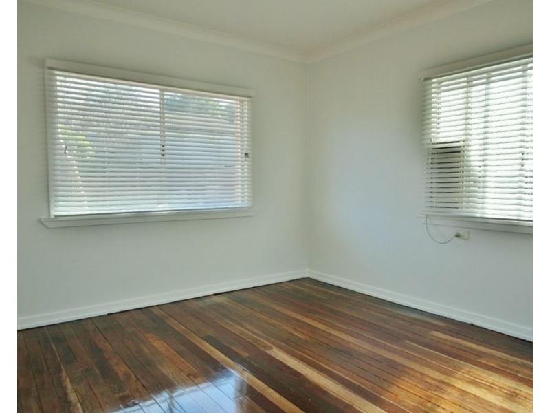 116 Murton Avenue, Holland Park QLD 4121