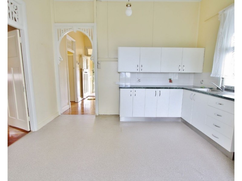 62 Thomas Street, Greenslopes QLD 4120