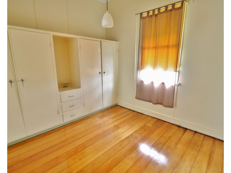 62 Thomas Street, Greenslopes QLD 4120