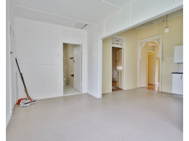 62 Thomas Street, Greenslopes QLD 4120