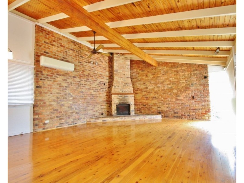 4 McLaren Street, Fig Tree Pocket QLD 4069