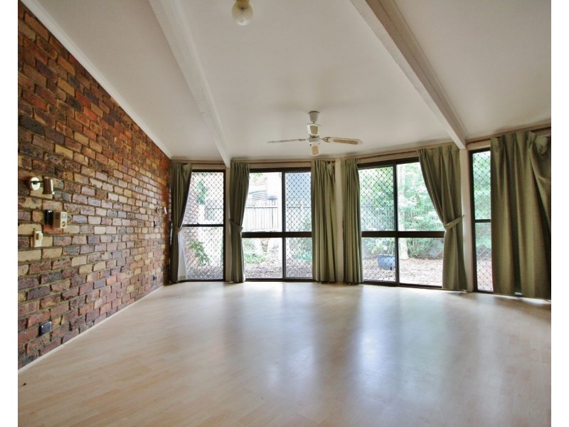 4 McLaren Street, Fig Tree Pocket QLD 4069