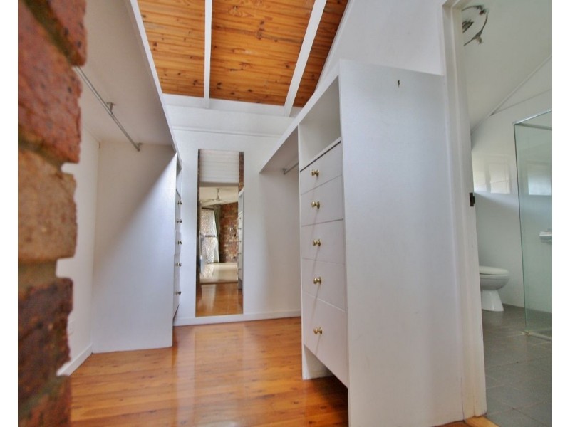 4 McLaren Street, Fig Tree Pocket QLD 4069