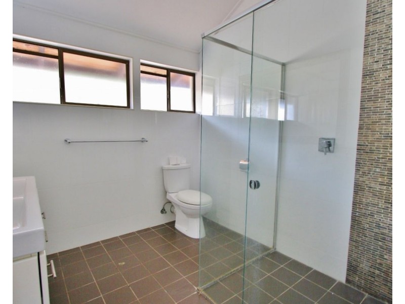 4 McLaren Street, Fig Tree Pocket QLD 4069