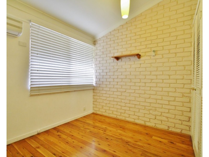 4 McLaren Street, Fig Tree Pocket QLD 4069