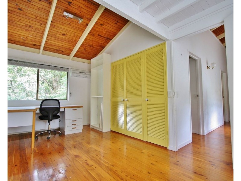 4 McLaren Street, Fig Tree Pocket QLD 4069