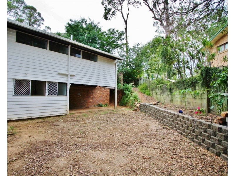 4 McLaren Street, Fig Tree Pocket QLD 4069