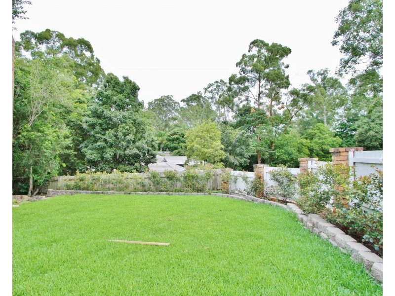 4 McLaren Street, Fig Tree Pocket QLD 4069