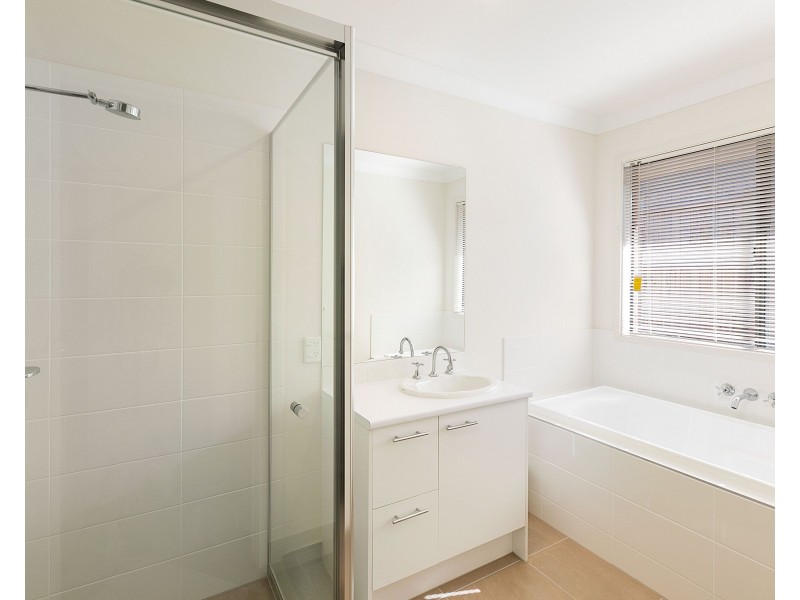 44 Eagleton Crescent, Leichhardt QLD 4305