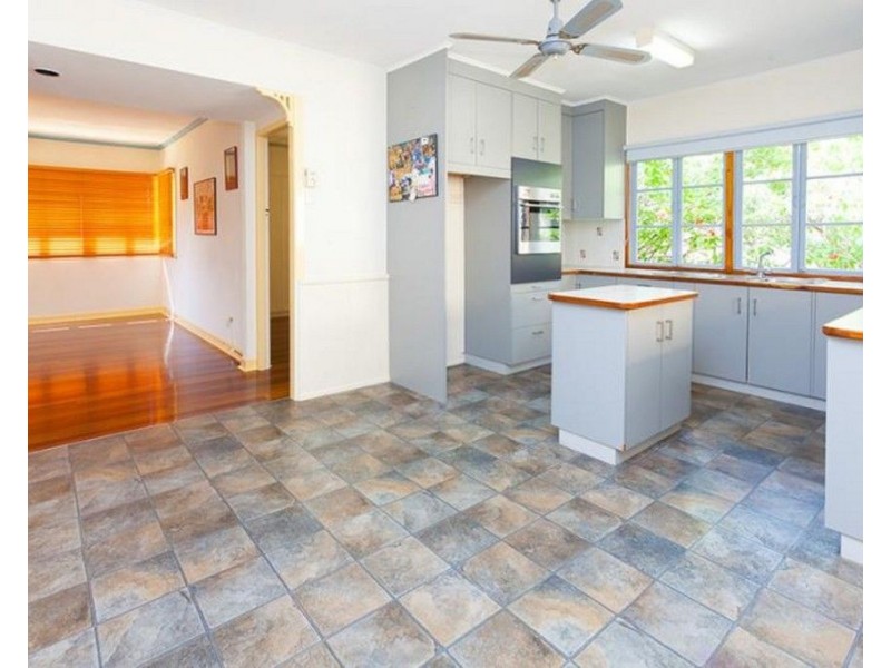 31 Steele Street, Holland Park QLD 4121