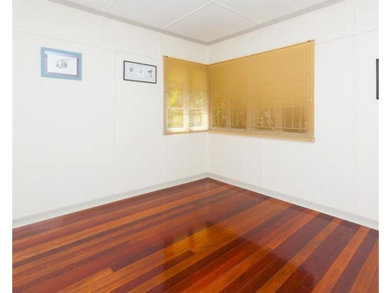 31 Steele Street, Holland Park QLD 4121