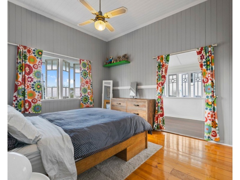 16 Headfort Street, Greenslopes QLD 4120