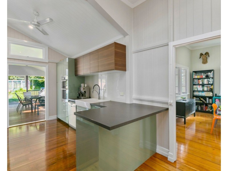 16 Headfort Street, Greenslopes QLD 4120