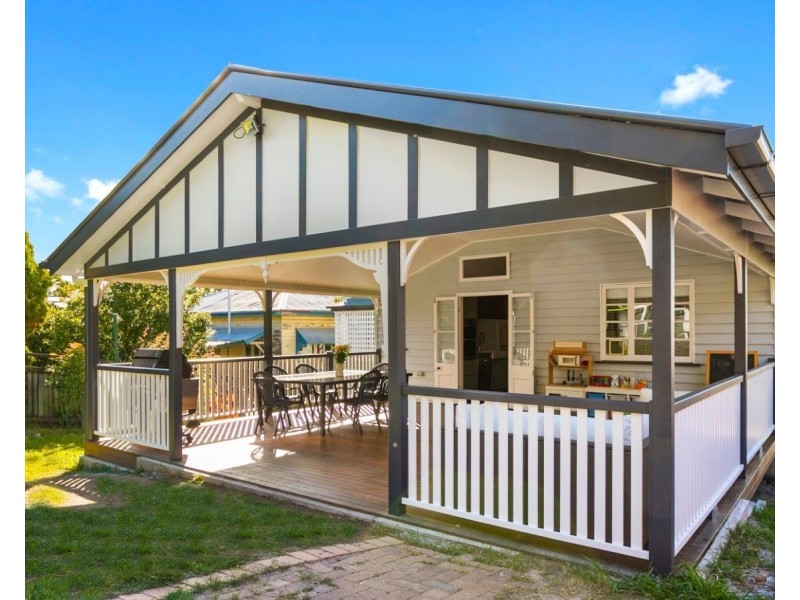 16 Headfort Street, Greenslopes QLD 4120