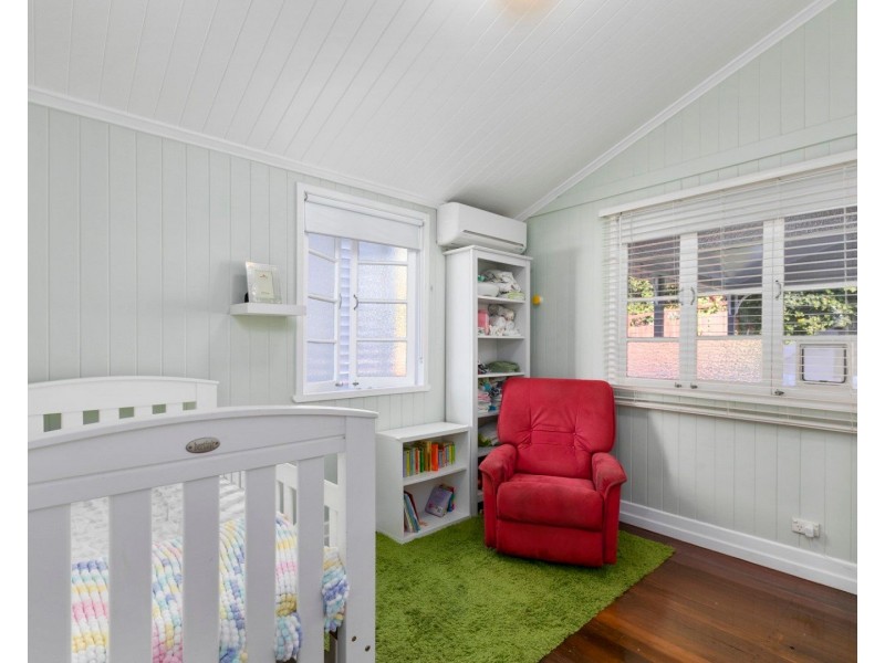 16 Headfort Street, Greenslopes QLD 4120