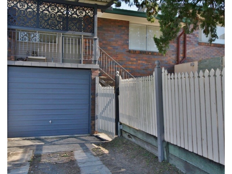 2/59 Crown Street, Holland Park West QLD 4121