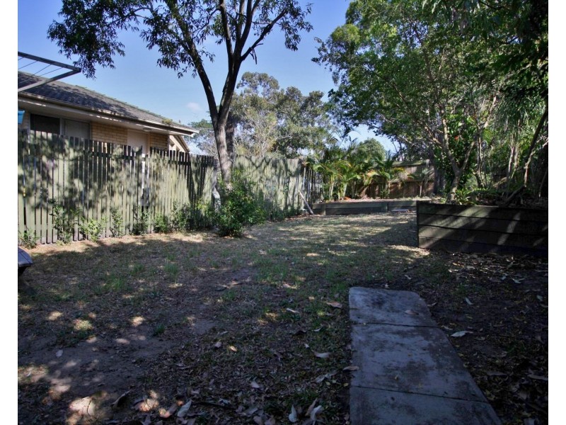 2/59 Crown Street, Holland Park West QLD 4121