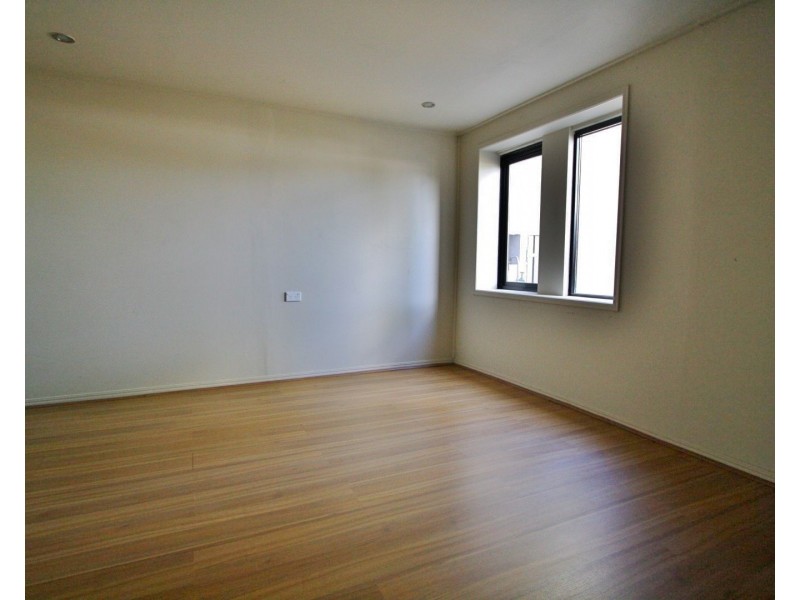 2/59 Crown Street, Holland Park West QLD 4121