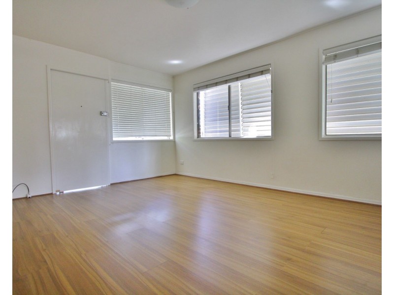 2/59 Crown Street, Holland Park West QLD 4121