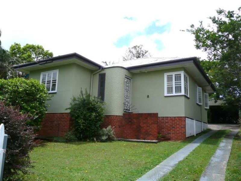 8 Avesnes Street, Holland Park QLD 4121