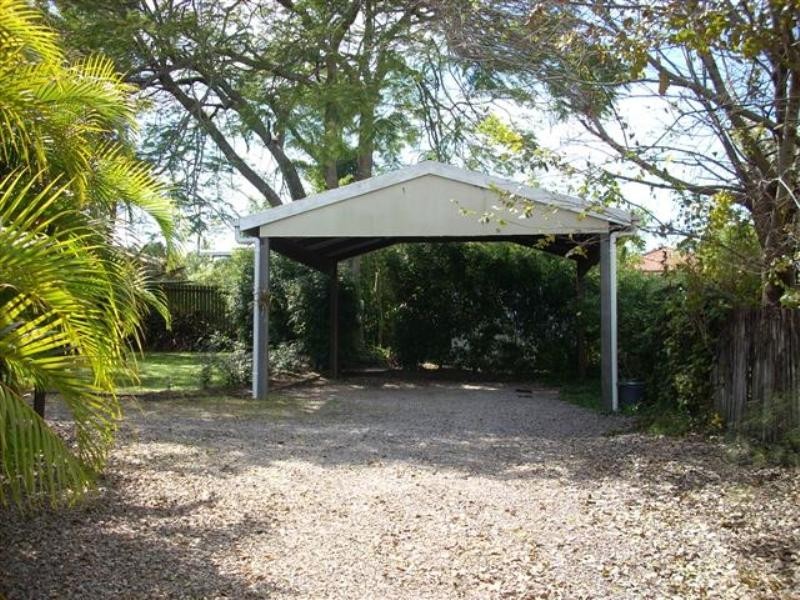 8 Avesnes Street, Holland Park QLD 4121