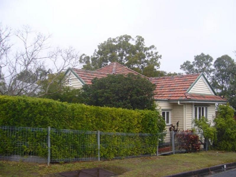 19 Gibson Crescent, Holland Park QLD 4121