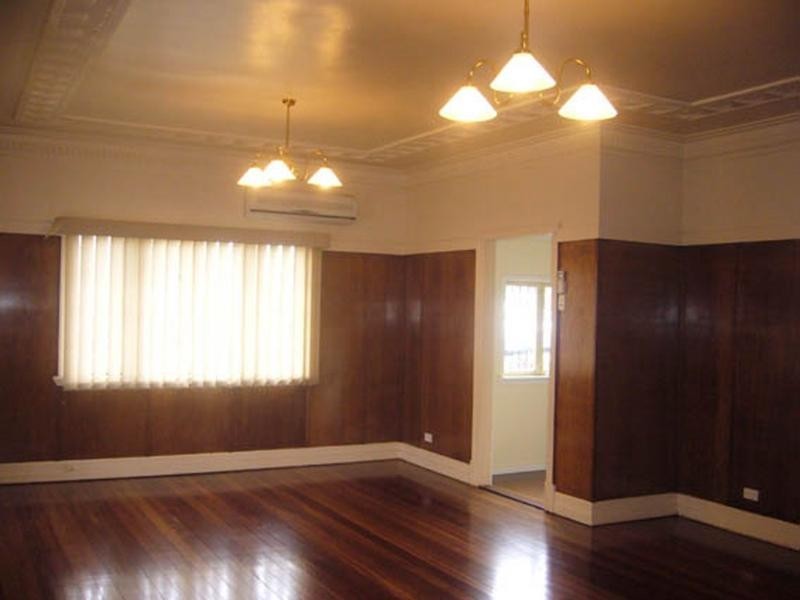 19 Gibson Crescent, Holland Park QLD 4121