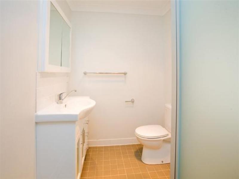 64 Cedar Street, Greenslopes QLD 4120