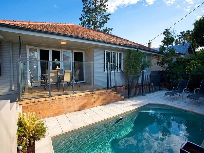 5 Woodhill Avenue, Coorparoo QLD 4151