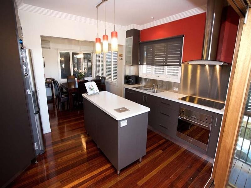 5 Woodhill Avenue, Coorparoo QLD 4151