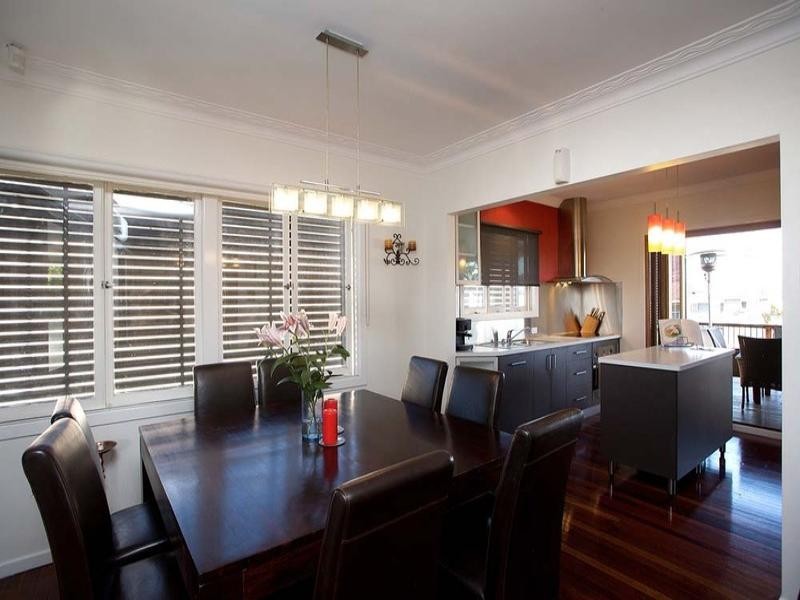 5 Woodhill Avenue, Coorparoo QLD 4151