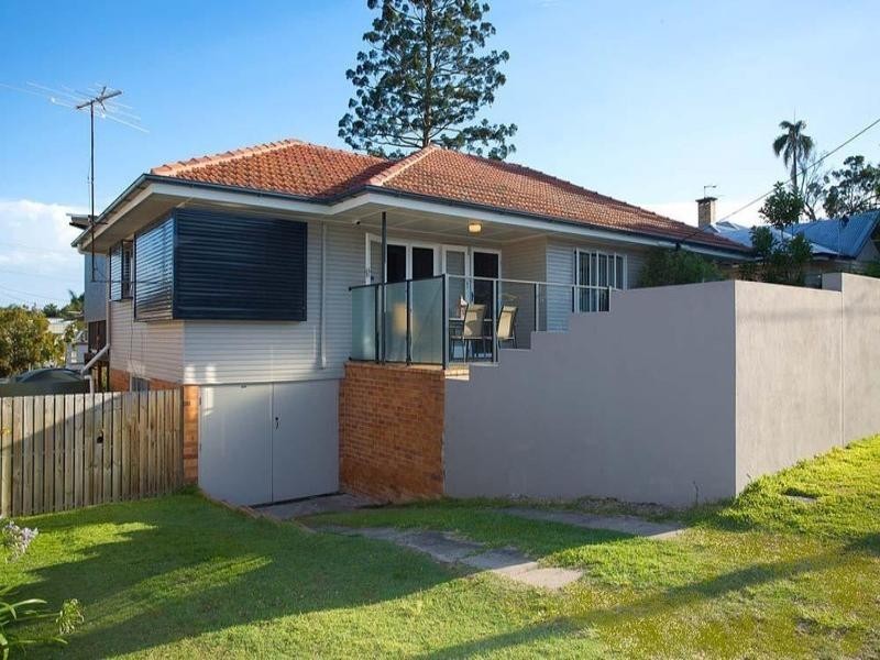 5 Woodhill Avenue, Coorparoo QLD 4151