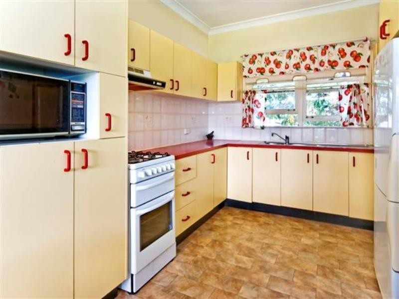 104 Holland Road, Holland Park QLD 4121