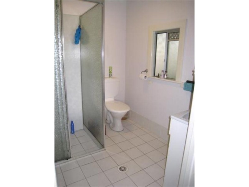 104 Holland Road, Holland Park QLD 4121