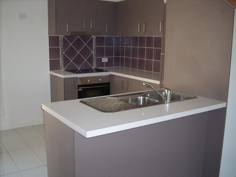 2/299 Nursery Road, Holland Park QLD 4121