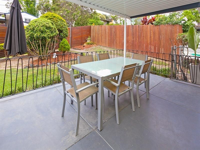 9 Grunert Street, Holland Park QLD 4121