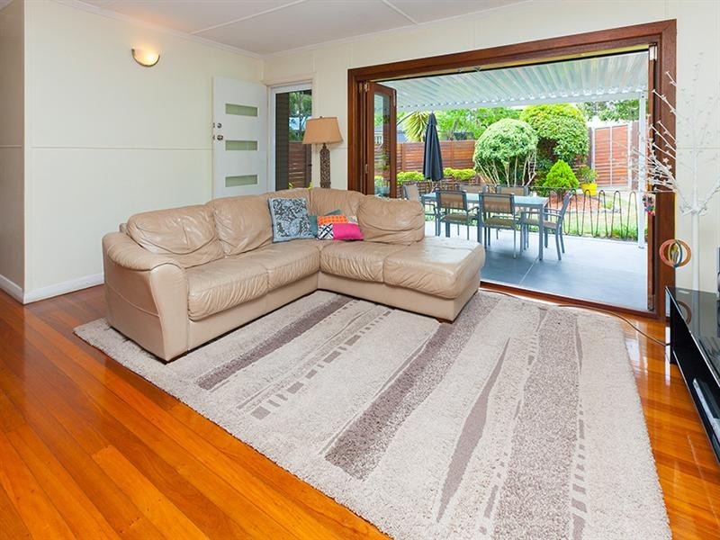 9 Grunert Street, Holland Park QLD 4121