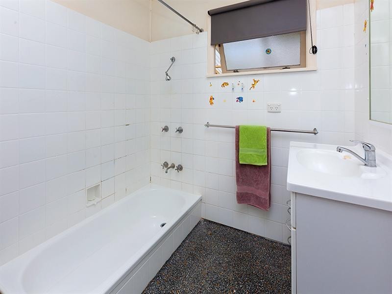 9 Grunert Street, Holland Park QLD 4121