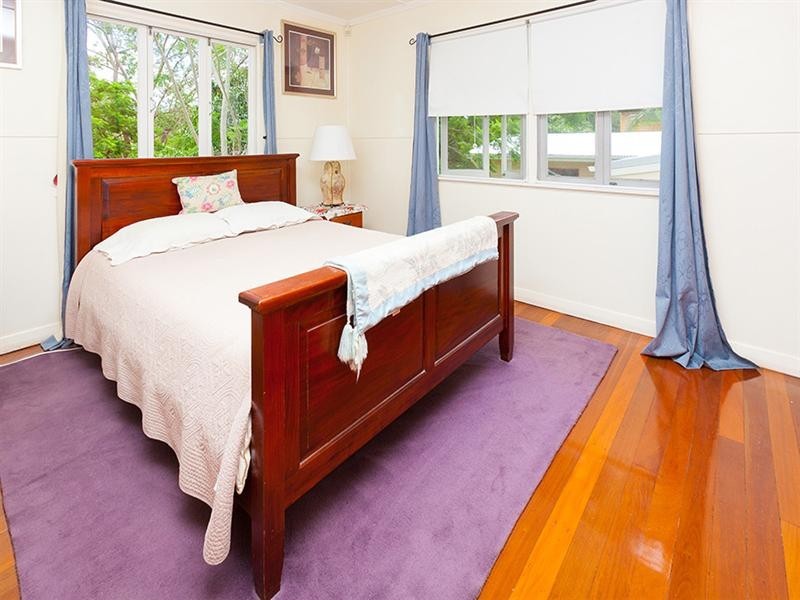 9 Grunert Street, Holland Park QLD 4121