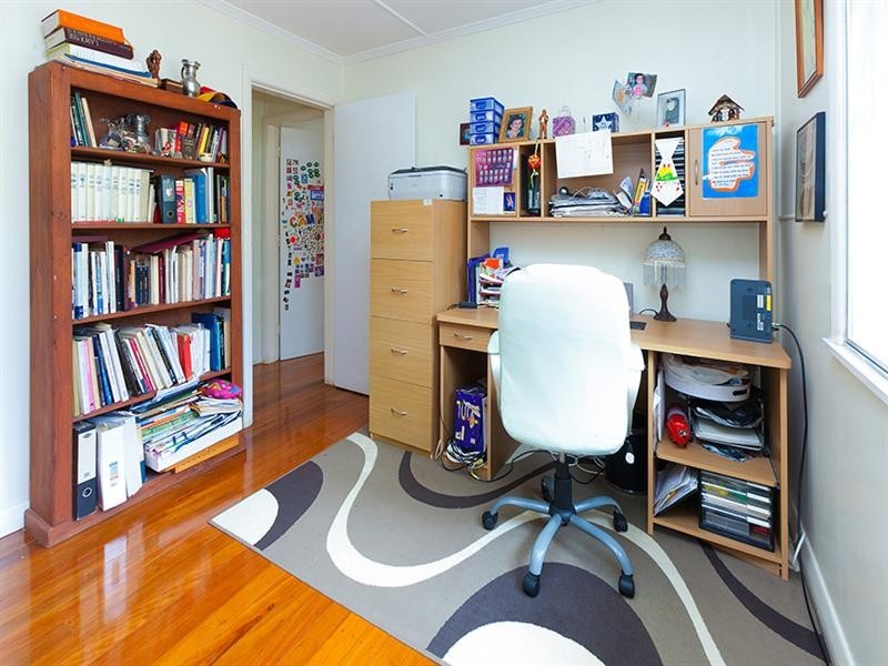 9 Grunert Street, Holland Park QLD 4121