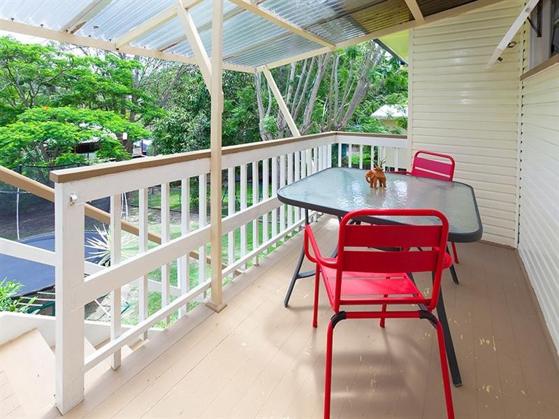 9 Grunert Street, Holland Park QLD 4121