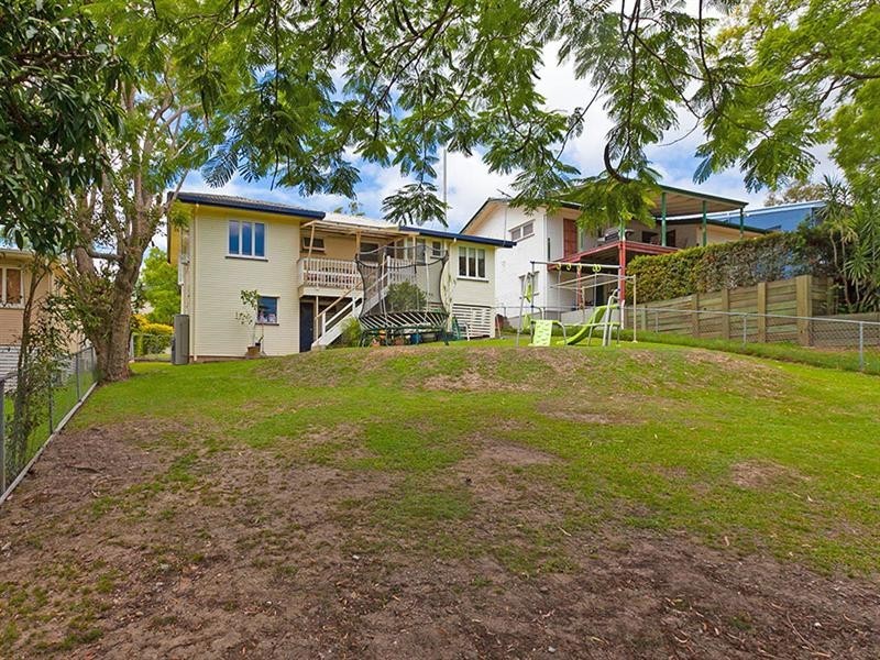 9 Grunert Street, Holland Park QLD 4121
