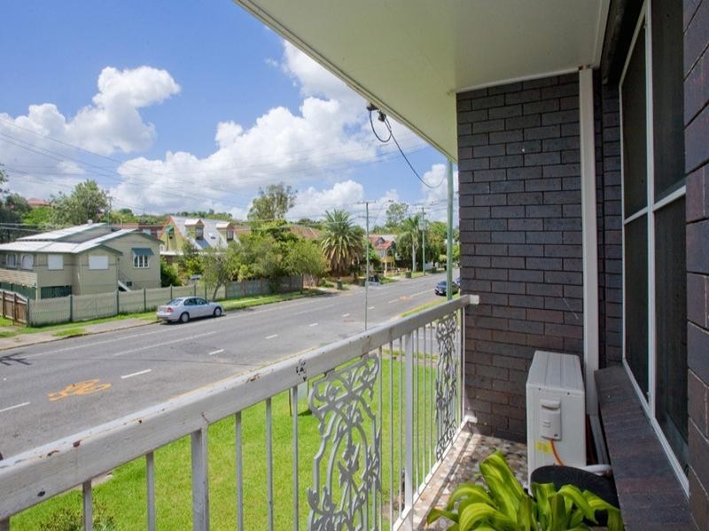 4/140 Pembroke Road, Coorparoo QLD 4151