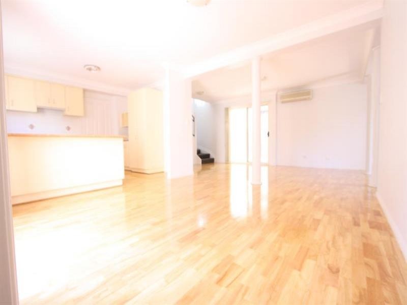 21 Estate Place, Holland Park West QLD 4121