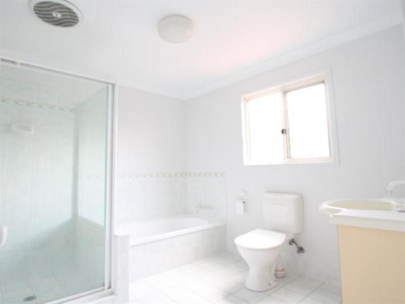 21 Estate Place, Holland Park West QLD 4121