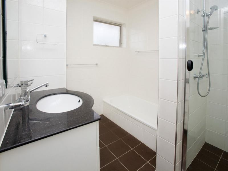 3/74 Henry Street, Greenslopes QLD 4120