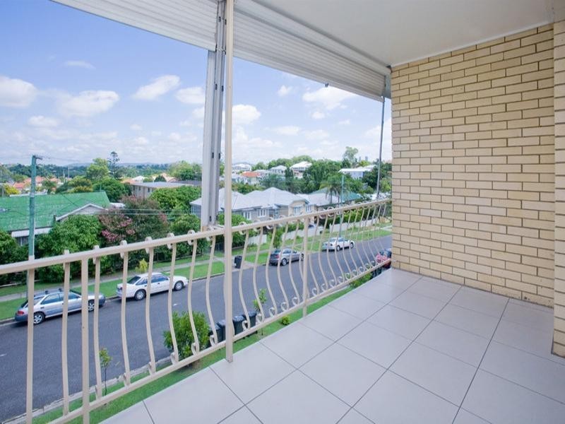 3/74 Henry Street, Greenslopes QLD 4120