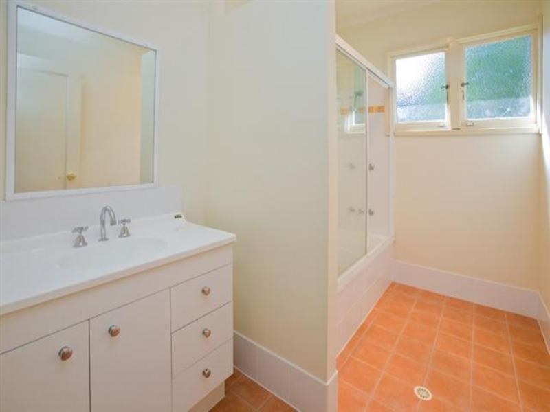 23 Perihelion Street, Coorparoo QLD 4151